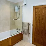 Above Cott Nyaraló *