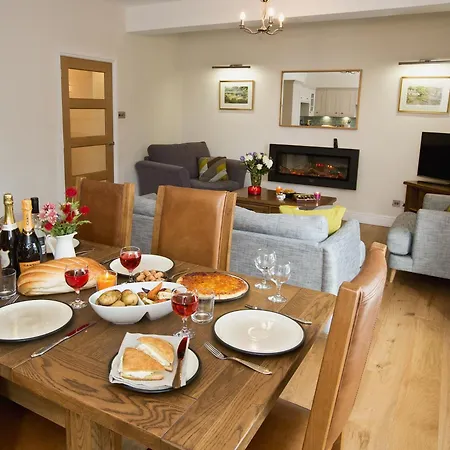 Holiday home Above Cott *