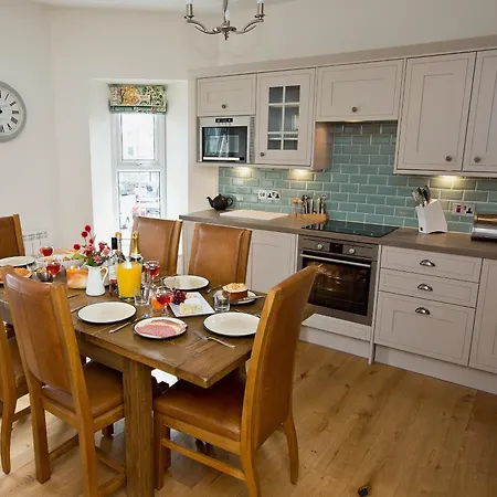 Holiday home Above Cott *